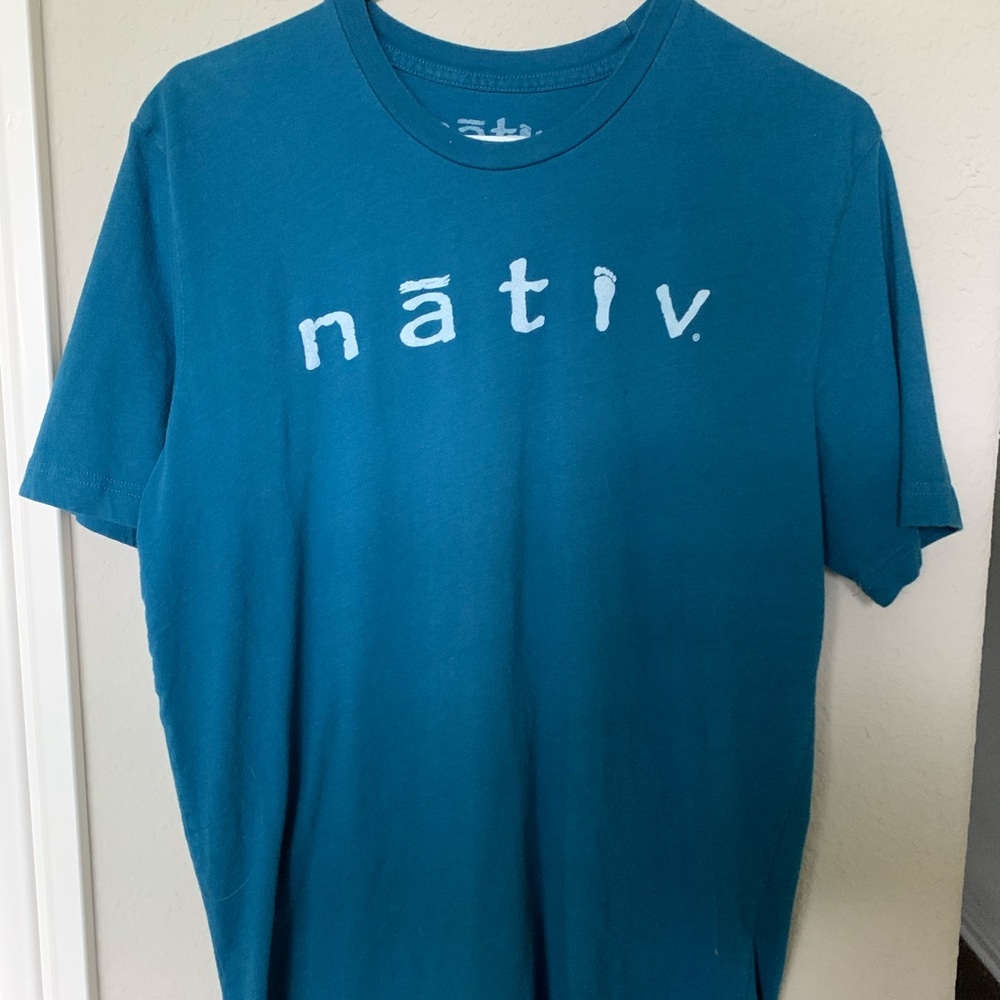 Nativ t shirt men’s Large